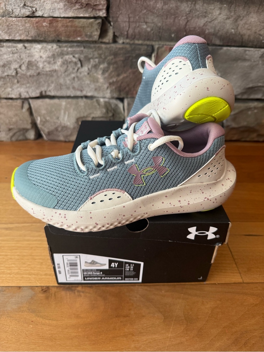 NIB/New Big Girl’s Under Armour shoes 4Y